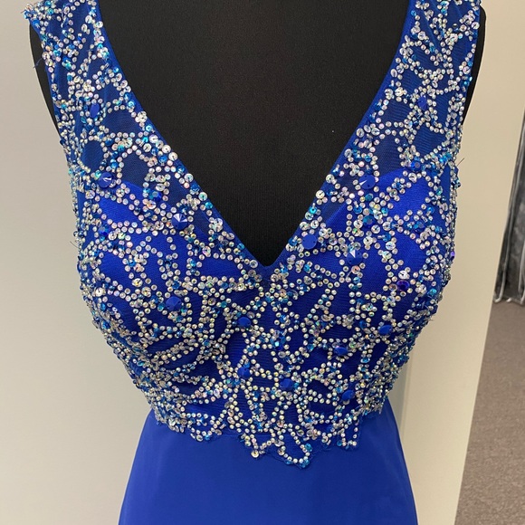 Prom / Formal Dress - Picture 2 of 3